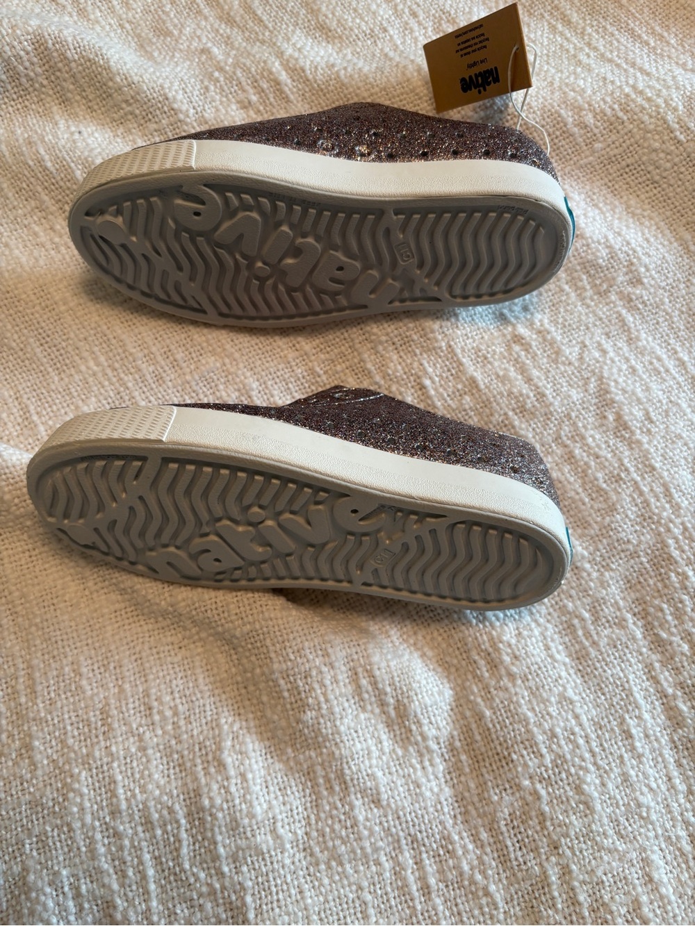 NWT Native Shoes Kids Water Shoes in Glitter Brown with White Soles - Picture 4 of 4